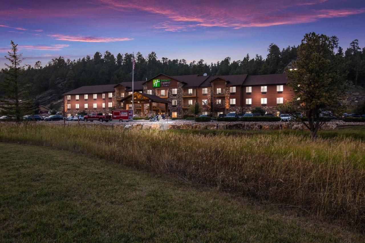 Holiday Inn Express & Suites Custer-Mt Rushmore Exterior photo