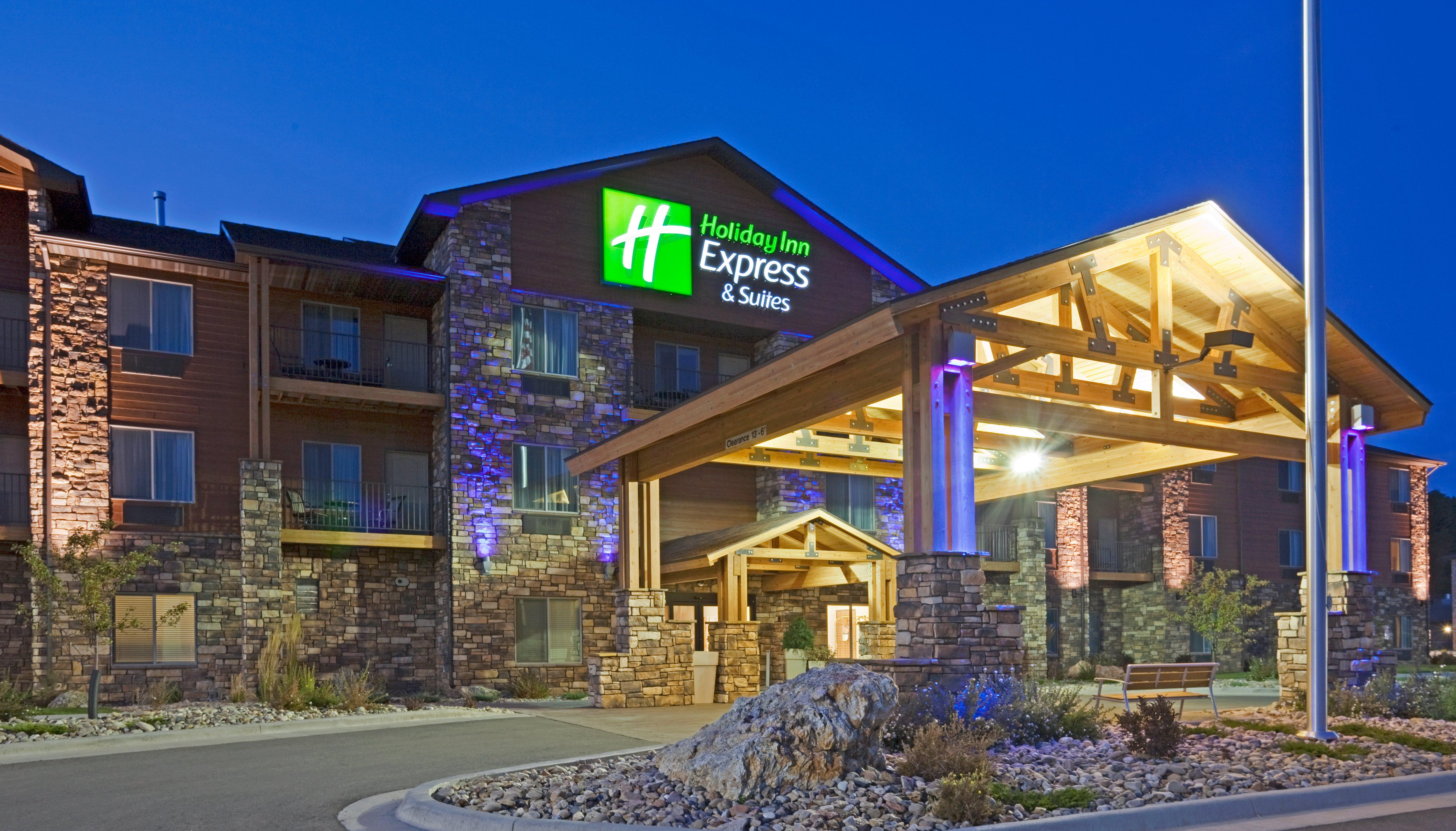Holiday Inn Express & Suites Custer-Mt Rushmore Exterior photo