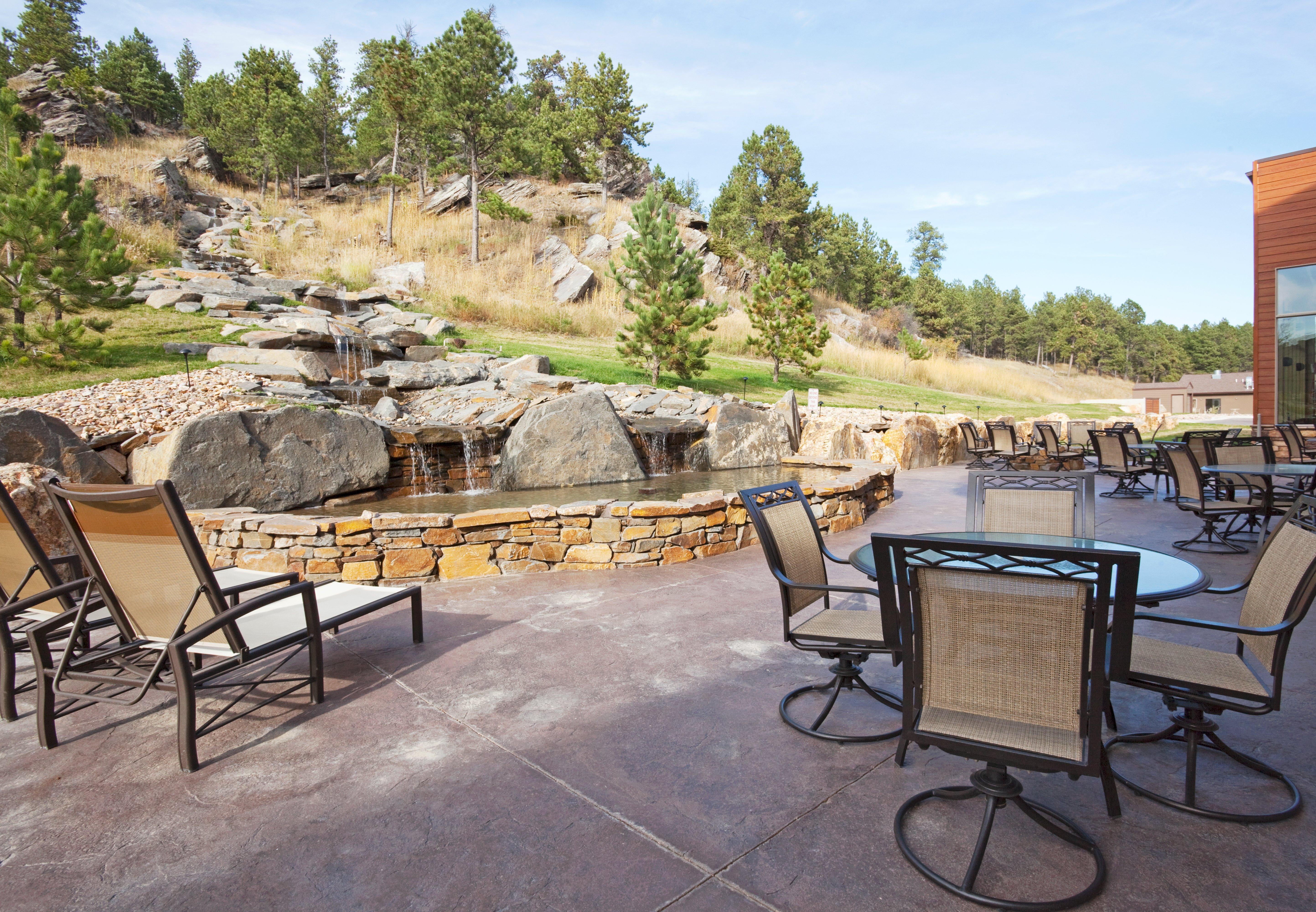 Holiday Inn Express & Suites Custer-Mt Rushmore Exterior photo